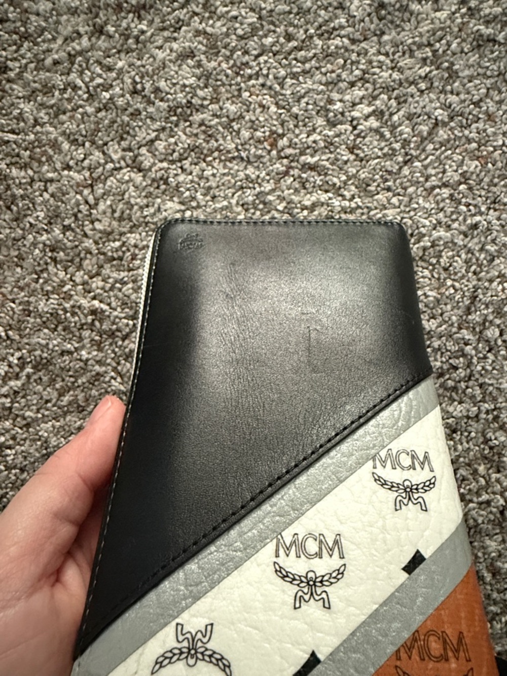 MCM Visetos Monogram zip-around wallet - Picture 9 of 14